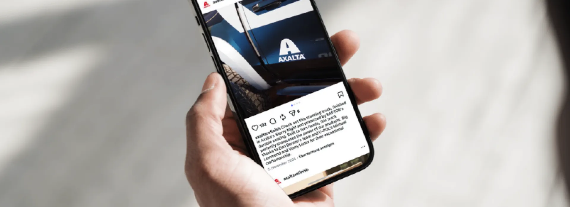 Handy mit Instagram 